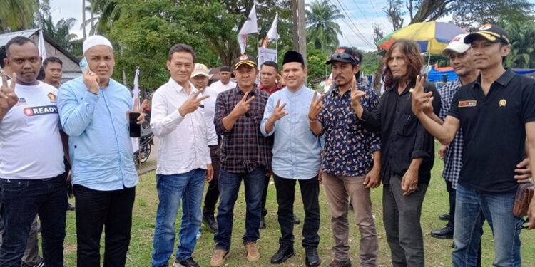 Fadhullah menghadiri acara silaturahmi akbar tim pemenangan MualemDek Fadh bersama masyarakat dan para tokoh di Kecamatan Seruway Aceh Tamiang Minggu 10112024 FOTOfor OrinewsPW KETIKKABARcom Fadhullah menghadiri acara silaturahmi akbar tim pemenangan Mualem Dek Fadh bersama masyarakat dan para tokoh di Kecamatan Seruway Aceh Tamiang Minggu 10112024 FOTOfor OrinewsPW