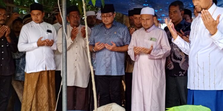 Menteri Ekraf Hadiri Maulid dan Ziarah Ke Makam Abu Lamkawe