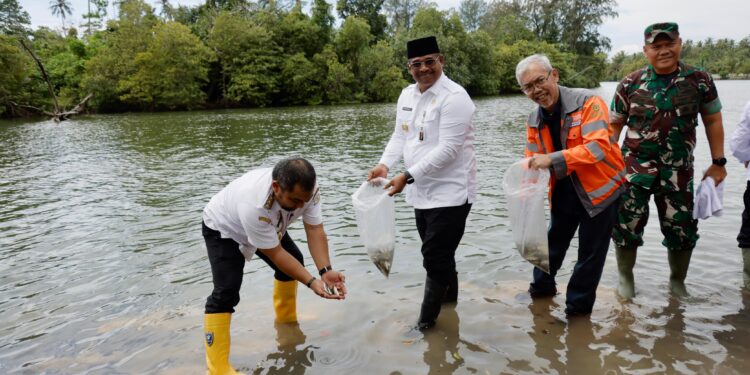 Penjabat Gubernur Aceh Safrizal ZA menghadiri acara Quarry Day 2024 SBA di Krueng Raba Lhoknga Aceh Besar Rabu 18122024 FOTOHumas