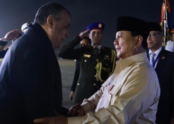 Presiden Prabowo Subianto tiba di Bandar Udara Internasional Kairo Mesir pada Selasa 17 Desember 2024 sekitar pukul 2015 waktu setempat WS FOTOBPMI SetpresRian KETIKKABARcom Presiden Prabowo Subianto tiba di Bandar Udara Internasional Kairo Mesir pada Selasa 17 Desember 2024 sekitar pukul 2015 waktu setempat WS FOTOBPMI SetpresRian