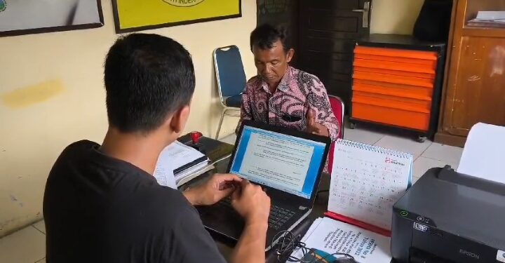 Wartawan yang juga kontributor CNN Indonesia Ismail M Adam melaporkan kasus penganiayaan dan intimidasi terhadap dirinya yang dilakukan oleh oknum Keuchik Gampong Cot Setui Kecamatan Ulim Kabupaten Pidie Jaya berinisial IS alias BJ ke pihak kepolisian setempat pada Sabtu 2512025 FOTOIstimewa KETIKKABARcom Wartawan yang juga kontributor CNN Indonesia Ismail M Adam melaporkan kasus penganiayaan dan intimidasi terhadap dirinya yang dilakukan oleh oknum Keuchik Gampong Cot Setui Kecamatan Ulim Kabupaten Pidie Jaya berinisial IS alias BJ ke pihak kepolisian setempat pada Sabtu 2512025 FOTOIstimewa