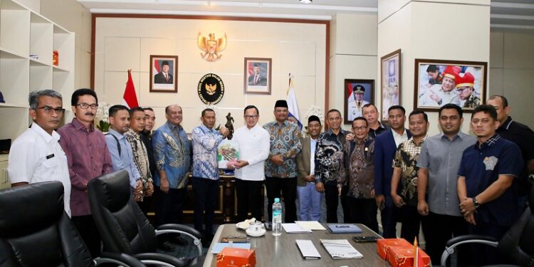 Ⓒ Hak cipta foto di atas dikembalikan sesungguhnya kepada pemilik foto