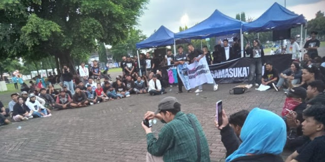 Ⓒ Hak cipta foto di atas dikembalikan sesungguhnya kepada pemilik foto KETIKKABARcom Ⓒ Hak cipta foto di atas dikembalikan sesungguhnya kepada pemilik foto