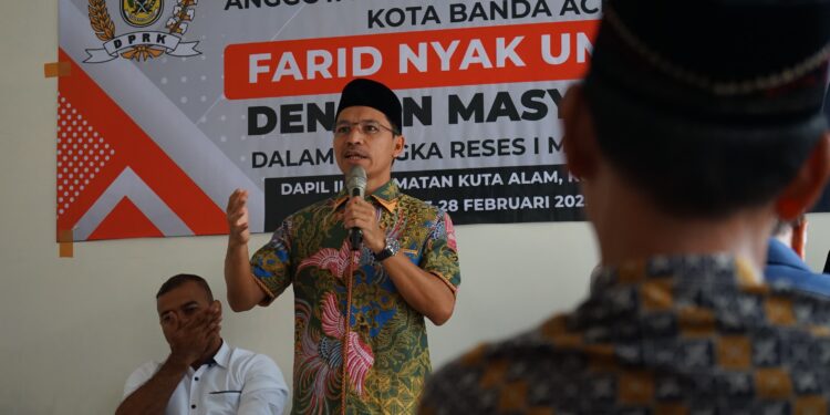 Farid Nyak Umar saat menghadiri Reses I Masa Persidangan II Anggota Dewan Perwakilan Rakyat Kota DPRK Banda Aceh di Aula Serba Guna Masjid AlHuda Gampong Laksana Minggu 2322025 KETIKKABARcom Farid Nyak Umar saat menghadiri Reses I Masa Persidangan II Anggota Dewan Perwakilan Rakyat Kota DPRK Banda Aceh di Aula Serba Guna Masjid Al Huda Gampong Laksana Minggu 2322025