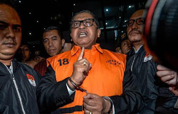 Ⓒ Hak cipta foto di atas dikembalikan sesungguhnya kepada pemilik foto FOTOOposisicerdas KETIKKABARcom Ⓒ Hak cipta foto di atas dikembalikan sesungguhnya kepada pemilik foto FOTOOposisicerdas