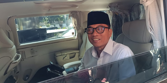 Menteri Desa dan Pembangunan Daerah Tertinggal PDT Yandri Susanto usai bertemu pimpinan KPK di Jakarta Selasa 11 Maret 2025RMOLⒸ Hak cipta foto di atas dikembalikan sesungguhnya kepada pemilik foto KETIKKABARcom Menteri Desa dan Pembangunan Daerah Tertinggal PDT Yandri Susanto usai bertemu pimpinan KPK di Jakarta Selasa 11 Maret 2025RMOLⒸ Hak cipta foto di atas dikembalikan sesungguhnya kepada pemilik foto