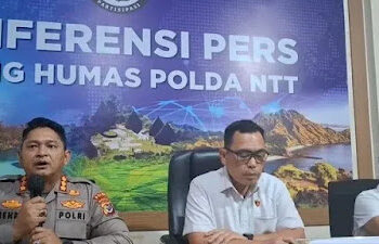 Kombes Pol. Patar Silalahi Direktur Reskrimum Polda NTT (kanan) didampingi Kombes Pol Henry Novika Chandra Kabid Humas Polda NTT (kiri) saat memberikan keterangan kepada wartawan di Kupang. Foto: Antara/ Ⓒ Hak cipta foto di atas dikembalikan sesungguhnya kepada pemilik foto.