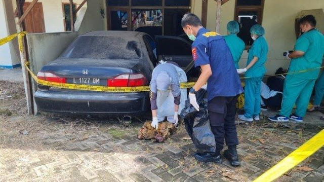 Kerangka manusia ditemukan di dalam mobil Honda Civic yang terparkir di Aspol Polsek Ujungpangkah Gresik Senin 1032025 siang FOTO TribunJatimcomWilly Abraham Ⓒ Hak cipta foto di atas dikembalikan sesungguhnya kepada pemilik foto KETIKKABARcom Kerangka manusia ditemukan di dalam mobil Honda Civic yang terparkir di Aspol Polsek Ujungpangkah Gresik Senin 1032025 siang FOTO TribunJatimcomWilly Abraham Ⓒ Hak cipta foto di atas dikembalikan sesungguhnya kepada pemilik foto