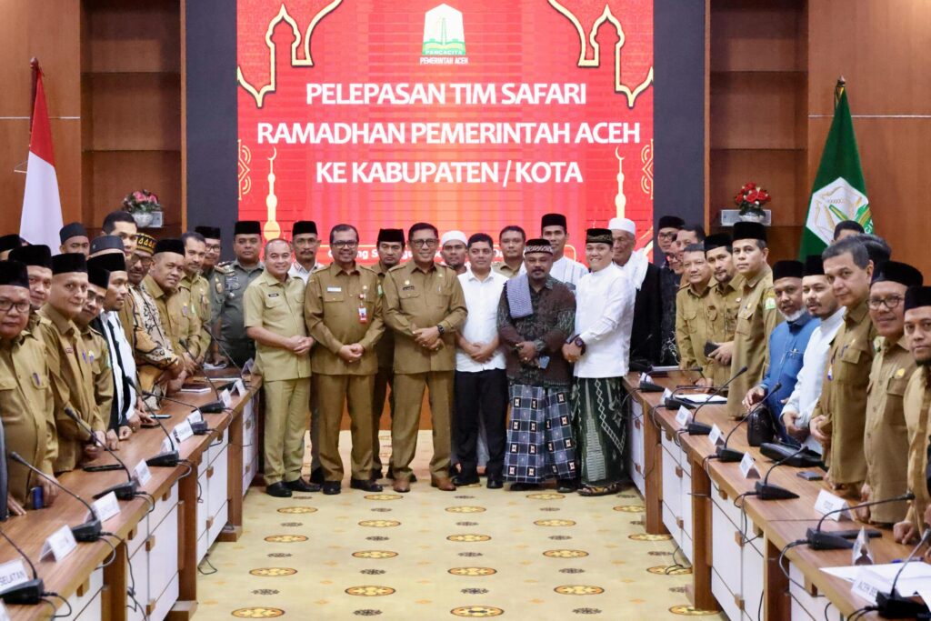Plt Sekda Aceh Drs Alhudri MM mewakili Gubernur Aceh melaksanakan pelepasan Tim Safari Ramadan Pemerintah Aceh ke KabupatenKota se Aceh di Gedung Serbaguna Kantor Gubernur Senin 1032025 KETIKKABARcom Plt Sekda Aceh Drs Alhudri MM mewakili Gubernur Aceh melaksanakan pelepasan Tim Safari Ramadan Pemerintah Aceh ke KabupatenKota se Aceh di Gedung Serbaguna Kantor Gubernur Senin 1032025