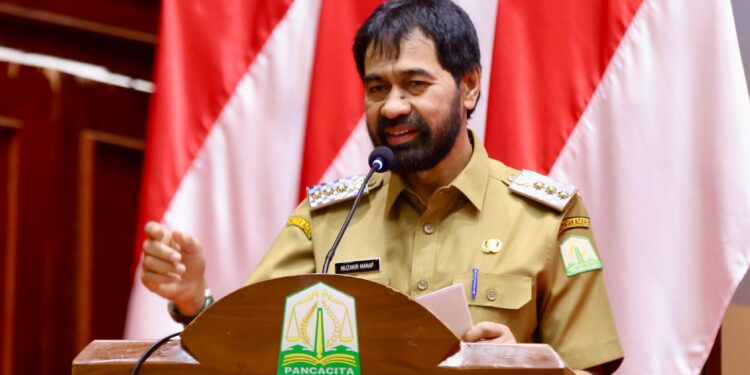 Gubernur Aceh Muzakir Manaf Mualem menerima penghargaan sebagai Kepala Daerah Terbaik dalam Bidang Komunikasi dan Keterbukaan Informasi Publik Tingkat Provinsi dalam ajang Pimred Award 2025 yang diselenggarakan oleh Forum Pimpinan Redaksi Multimedia Indonesia FPRMI di Provinsi Banten Jumat 18 Juli 2025 KETIKKABARcom Gubernur Aceh Muzakir Manaf Mualem menerima penghargaan sebagai Kepala Daerah Terbaik dalam Bidang Komunikasi dan Keterbukaan Informasi Publik Tingkat Provinsi dalam ajang Pimred Award 2025 yang diselenggarakan oleh Forum Pimpinan Redaksi Multimedia Indonesia FPRMI di Provinsi Banten Jumat 18 Juli 2025