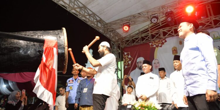 Gubernur Aceh Muzakir Manaf Bersama Wagub Aceh Fadhlullah SE dan Unsur Forkopimda Aceh pelepasan Musabaqah Pawai Takbir Idul Fitri 1446H2025 M diHalaman Depan Masjid Raya Baiturrahman Banda Aceh Minggu 30032025 KETIKKABARcom Gubernur Aceh Muzakir Manaf Bersama Wagub Aceh Fadhlullah SE dan Unsur Forkopimda Aceh pelepasan Musabaqah Pawai Takbir Idul Fitri 1446H2025 M diHalaman Depan Masjid Raya Baiturrahman Banda Aceh Minggu 30032025