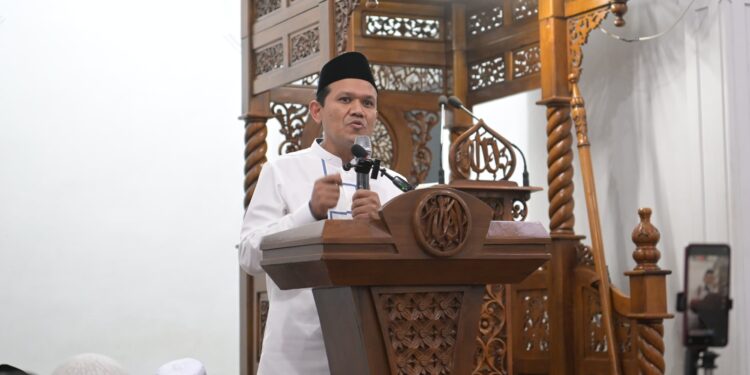 Wakil Gubernur Aceh H Fadhlullah SE memimpin safari Ramadan pemerintah Aceh di Masjid Jamik Gampong Lancang Garam Kota Lhokseumawe Kamis 13 Maret 2025 KETIKKABARcom Wakil Gubernur Aceh H Fadhlullah SE memimpin safari Ramadan pemerintah Aceh di Masjid Jamik Gampong Lancang Garam Kota Lhokseumawe Kamis 13 Maret 2025
