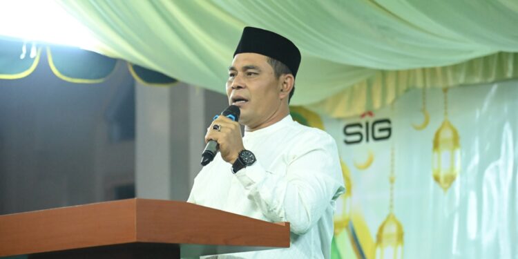 Bupati Aceh Besar H Muharram Idris Syech Muharram menyampaikan sambutannya pada pembukaan MTQ ke38 tingkat Kemukiman Lamlhom di halaman Masjid Mujahidin Lamlhom Kecamatan Lhoknga Kabupaten Aceh Besar Minggu 1632025 malam FOTO MC ACEH BESAR KETIKKABARcom Bupati Aceh Besar H Muharram Idris Syech Muharram menyampaikan sambutannya pada pembukaan MTQ ke 38 tingkat Kemukiman Lamlhom di halaman Masjid Mujahidin Lamlhom Kecamatan Lhoknga Kabupaten Aceh Besar Minggu 1632025 malam FOTO MC ACEH BESAR