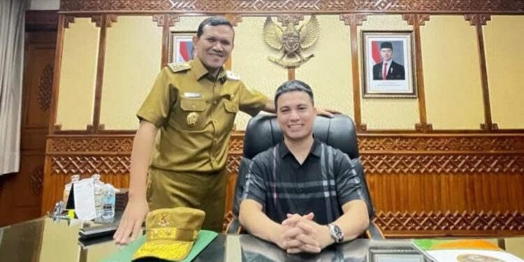 Mawardi Nur bersama Wakil Gubernur Aceh Fadhlullah Ⓒ Hak cipta foto di atas dikembalikan sesungguhnya kepada pemilik foto KETIKKABARcom Mawardi Nur bersama Wakil Gubernur Aceh Fadhlullah Ⓒ Hak cipta foto di atas dikembalikan sesungguhnya kepada pemilik foto