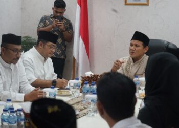 Wakil Gubernur Aceh Fadhlullah saat rapat bersama Forbes DPRDPD RI di Jakarta Sabtu 1532025 FOTOHumas BPPA KETIKKABARcom Wakil Gubernur Aceh Fadhlullah saat rapat bersama Forbes DPR DPD RI di Jakarta Sabtu 1532025 FOTOHumas BPPA