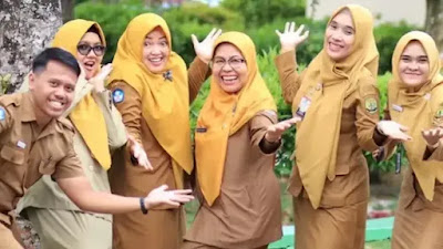 damb5Bowebpjpeg KETIKKABARcom Resmi Guru Sertifikasi Dapat Tambahan 100 Tunjangan dalam THR 2025 Ini Detail Kebijakannya
