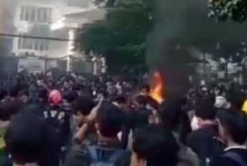 Wartawan di Bandung Dipukuli Massa, Dikira Intel saat Liput Demo