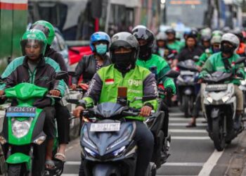 Presiden Prabowo Subianto perintahkan perusahaan layanan angkutan berbasis aplikasi ojek online atau ojol memberikan THR FOTOInews