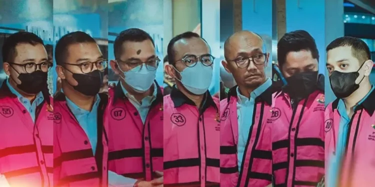 Tersangka dalam dugaan kasus korupsi tata kelola minyak serta produk kilang PT Pertamina Foto Tangkapan layar unggahan Instagram kejaksaanri Ⓒ Hak cipta foto di atas dikembalikan sesungguhnya kepada pemilik foto KETIKKABARcom Tersangka dalam dugaan kasus korupsi tata kelola minyak serta produk kilang PT Pertamina Foto Tangkapan layar unggahan Instagram kejaksaanri Ⓒ Hak cipta foto di atas dikembalikan sesungguhnya kepada pemilik foto