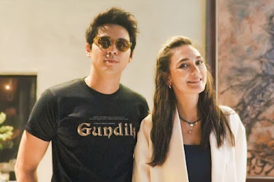 1000033218jpg KETIKKABARcom Selamat Luna Maya Akhirnya Dilamar Kekasihnya di Tokyo Jepang