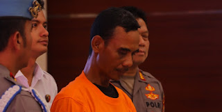1000034504jpg KETIKKABARcom Bapak Kandung Tega Setubuhi Dua Anak Selama Sembilan Tahun Ini Tampangnya