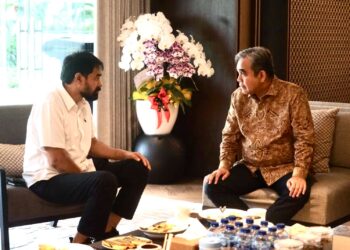 Gubernur Aceh, Muzakir Manaf berbincang dengan Ketua MPR RI, Ahmad Muzani di rumah dinas Ketua MPR, di Kompleks Widya Candra, Jakarta Selatan, Kamis, 10 April 2025. (Foto: Humas BPPA)