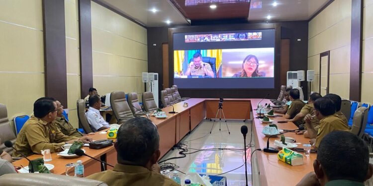 Asisten II Setdakab Aceh Besar H M Ali SSos MSi didampingi unsur Forkopimda dan Kepala OPD Aceh Besar mengikuti Rakor Pengendalian Inflasi Daerah di Aula Lantai 3 Kantor Bupati Aceh Besar di Kota Jantho Senin1442025 FOTOPROKOPIM ACEH BESAR KETIKKABARcom Asisten II Setdakab Aceh Besar H M Ali SSos MSi didampingi unsur Forkopimda dan Kepala OPD Aceh Besar mengikuti Rakor Pengendalian Inflasi Daerah di Aula Lantai 3 Kantor Bupati Aceh Besar di Kota Jantho Senin1442025 FOTOPROKOPIM ACEH BESAR
