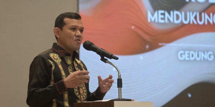 Wakil Gubernur Aceh Fadhlullah SE membuka Simposium Ekonomi Kalaborasi PWI BSI untuk Mendukung Perkembangan UMKN Aceh di Gedung Landmark BSI Aceh 2442025 KETIKKABARcom Wakil Gubernur Aceh Fadhlullah SE membuka Simposium Ekonomi Kalaborasi PWI BSI untuk Mendukung Perkembangan UMKN Aceh di Gedung Landmark BSI Aceh 2442025