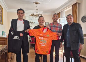 Nazaruddin Dek Gam Kukuhkan Persiraja Perwakilan Eropa di Paris