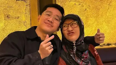 Snapinsai475228340184822660660606125549079318934156126n10802244335082webpjpeg KETIKKABARcom Akui sudah 10 tahun tak rutin kerjakan salat Raymond Chin akhirnya sadar karena hal ini