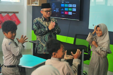 antarafotokunjungankerjamendikdasmendikudus1744424605d05ff90874jpg KETIKKABARcom Selamat Tinggal Kurikulum Nadiem Jurusan IPA IPS Bahasa Balik Lagi Tahun Ini