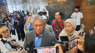 komarudinwatubun1745827425474169jpeg KETIKKABARcom Purnawirawan TNI Tak Mau Lihat Bangsa Ini Rusak