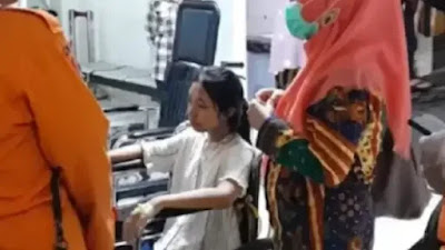 poadkp5Bdwebpjpeg KETIKKABARcom Astaga Panik Gempa Besar Bogor Gadis 18 Tahun Nekat Loncat dari Lantai 2