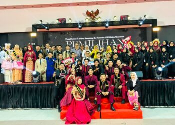 Foto Bersama Ikatan Duta Kampus Universitas Syiah Kuala USK sukses menyelenggarakan malam penobatan Duta Kampus USK 2025 pada Kamis 1 Mei 2025 di Gedung AAC Dayan Dawood KETIKKABARcom Foto Bersama Ikatan Duta Kampus Universitas Syiah Kuala USK sukses menyelenggarakan malam penobatan Duta Kampus USK 2025 pada Kamis 1 Mei 2025 di Gedung AAC Dayan Dawood