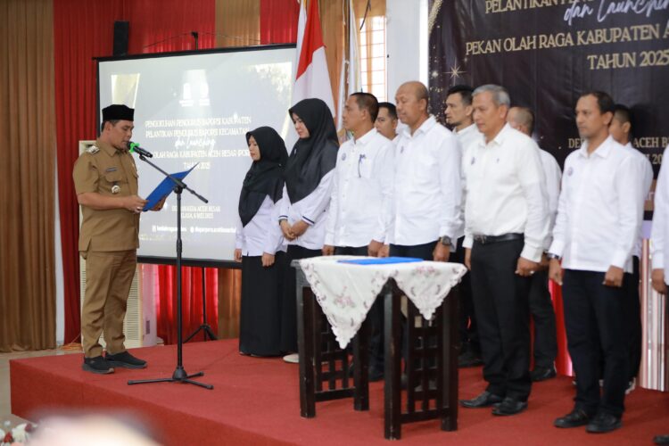 Bupati Aceh Besar H Muharram Idris Syech Muharram mengukuhkan dan melantik pengurus BAPOPSI tingkat Kabupaten dan pengurus BAPOPSI Kecamatan serta melaunching PORKAB Tahun 2025 bertempat di Gedung Dekranasda Gampong Gani Kecamatan Ingin Jaya Aceh Besar Selasa 06052025 FOTOMC ACEH BESAR KETIKKABARcom Bupati Aceh Besar H Muharram Idris Syech Muharram mengukuhkan dan melantik pengurus BAPOPSI tingkat Kabupaten dan pengurus BAPOPSI Kecamatan serta melaunching PORKAB Tahun 2025 bertempat di Gedung Dekranasda Gampong Gani Kecamatan Ingin Jaya Aceh Besar Selasa 06052025 FOTOMC ACEH BESAR