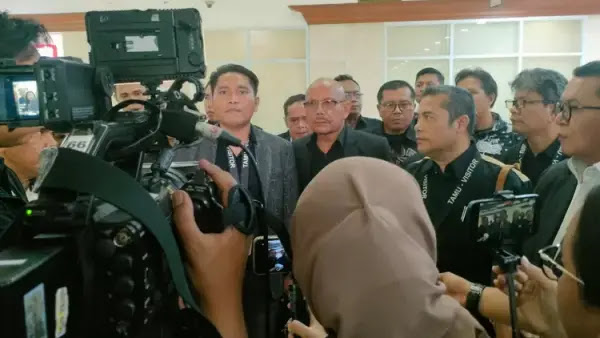 Ⓒ Hak cipta foto di atas dikembalikan sesungguhnya kepada pemilik foto KETIKKABARcom Ⓒ Hak cipta foto di atas dikembalikan sesungguhnya kepada pemilik foto