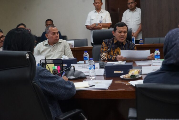 Wakil Gubernur Aceh Fadhlullah SE di dampingi ka SKPA terkait melakukan pertemuan dengan wamen PU RI Diana Kusumastuti membahas terkait pembangunan Insfrastruktur jalan pengelolaan sampah terpadu di Aceh di gedung Utama lantai 3 kementrian PU jakarta 19 mei 2025 KETIKKABARcom Wakil Gubernur Aceh Fadhlullah SE di dampingi ka SKPA terkait melakukan pertemuan dengan wamen PU RI Diana Kusumastuti membahas terkait pembangunan Insfrastruktur jalan pengelolaan sampah terpadu di Aceh di gedung Utama lantai 3 kementrian PU jakarta 19 mei 2025