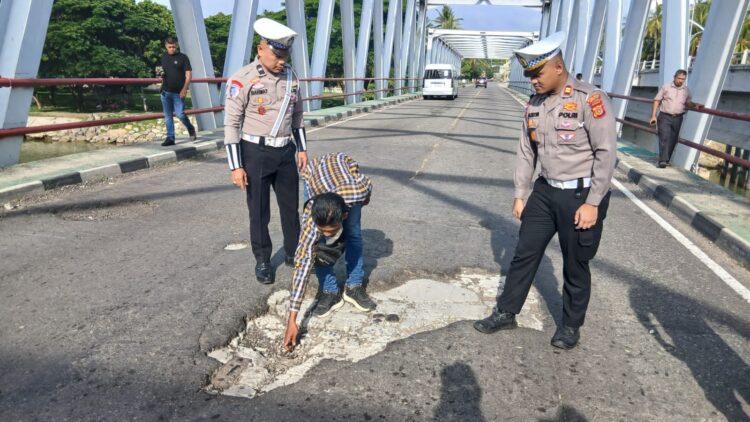 Ⓒ Hak cipta foto di atas dikembalikan sesungguhnya kepada pemilik foto KETIKKABARcom Ⓒ Hak cipta foto di atas dikembalikan sesungguhnya kepada pemilik foto