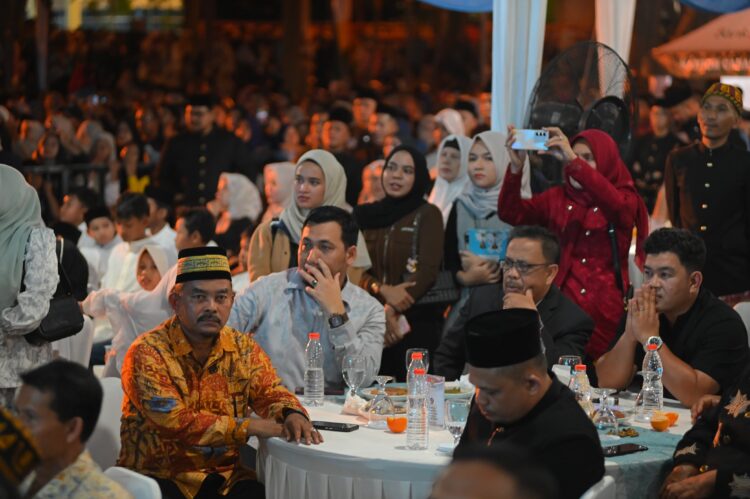 Asisten II Sekda Aceh Besar M Ali SSos MSi menghadiri malam resepsi HUT ke820 Kota Banda Aceh di Taman Bustanussalatin atau yang lebih dikenal sebagai Taman Sari Kota Banda Aceh Jumat 2352025 FOTO MC ACEH BESAR KETIKKABARcom Asisten II Sekda Aceh Besar M Ali SSos MSi menghadiri malam resepsi HUT ke 820 Kota Banda Aceh di Taman Bustanussalatin atau yang lebih dikenal sebagai Taman Sari Kota Banda Aceh Jumat 2352025 FOTO MC ACEH BESAR