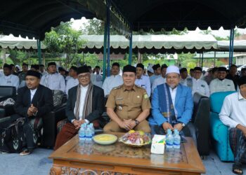 Bupati Aceh Besar H Syech Muharram Idris hadir pada Pelantikan Pengurus IMNAD Kabupaten Aceh Besar di Dayah Misbahul Wara, Gampong Semeureung, Sukamakmur, Senin (26/05/2025). FOTO/ PROKOPIM PEMKAB ACEH BESAR