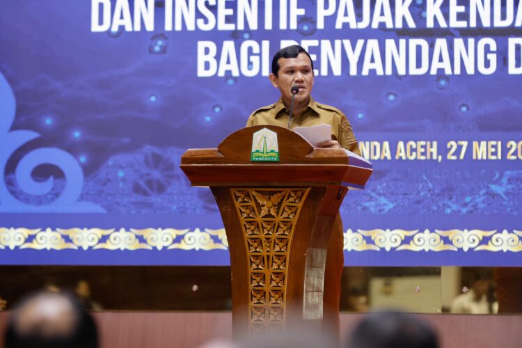 Wakil Gubernur Aceh Fadlullah Memberi Sambutan pada Acara Peluncuran Inovasi Layanan Kesamsatan Aceh dan Pemberian Insentif Pajak bagi Penyandang Disabilitas Selasa 2752025 di Anjong Mon mata KETIKKABARcom Wakil Gubernur Aceh Fadlullah Memberi Sambutan pada Acara Peluncuran Inovasi Layanan Kesamsatan Aceh dan Pemberian Insentif Pajak bagi Penyandang Disabilitas Selasa 2752025 di Anjong Mon mata