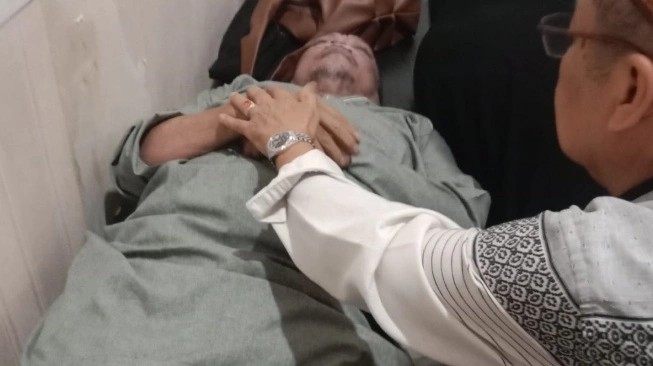 Tangkapan layar Ustaz Yahya Waloni meninggal dunia saat khutbah jumat di Makassar Ⓒ Hak cipta foto di atas dikembalikan sesungguhnya kepada pemilik foto KETIKKABARcom Tangkapan layar Ustaz Yahya Waloni meninggal dunia saat khutbah jumat di Makassar Ⓒ Hak cipta foto di atas dikembalikan sesungguhnya kepada pemilik foto