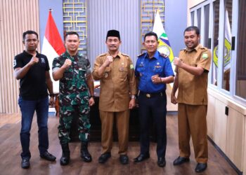 Foto bersama usai pelaksanaan silaturahmi penguatan sinergi penanggulangan bencana, di Kantor Bupati Aceh Besar, Kota Jantho, Selas (10/6/2025). FOTO/PROKOPIM PEMKAB ACEH BESAR