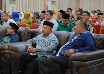 Asisten II Sekdakab Aceh Besar HM. Ali S.Sos MSi pada kegiatan Dialog Ideopolitor Muhammadiyah dan Aisyiyah se-Aceh di LPMP Aceh, Niron Kecamatan Sukamakmur, Sabtu (27/06/2025). FOTO/MC ACEH BESAR