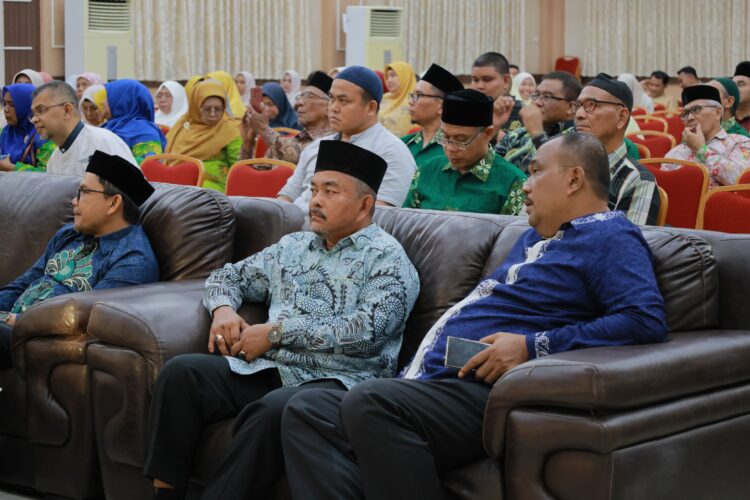 Asisten II Sekdakab Aceh Besar HM Ali SSos MSi pada kegiatan Dialog Ideopolitor Muhammadiyah dan Aisyiyah seAceh di LPMP Aceh Niron Kecamatan Sukamakmur Sabtu 27062025 FOTOMC ACEH BESAR KETIKKABARcom Asisten II Sekdakab Aceh Besar HM Ali SSos MSi pada kegiatan Dialog Ideopolitor Muhammadiyah dan Aisyiyah se Aceh di LPMP Aceh Niron Kecamatan Sukamakmur Sabtu 27062025 FOTOMC ACEH BESAR