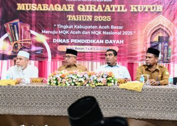 Asisten 1 Sekdakab Aceh Besar, Farhan AP menghadiri pembukaan STQ Tingkat Kabupaten Aceh Besar Tahun 2025 di Gedung Dekranasda Gampong Gani, Kecamatan Ingin Jaya, Aceh Besar, Selasa (01/07/2025). FOTO/MC ACEH BESAR