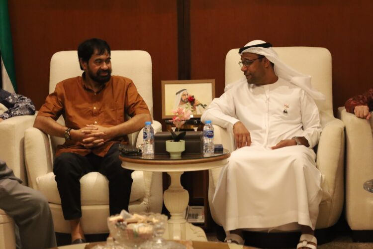 Gubernur Aceh melakukan foto bersama usai berdialog dengan sejumlah dutas besar dari Timur Tengah Sabtu 5 Juli 2025 Foto Humas BPPA KETIKKABARcom Gubernur Aceh melakukan foto bersama usai berdialog dengan sejumlah dutas besar dari Timur Tengah Sabtu 5 Juli 2025 Foto Humas BPPA
