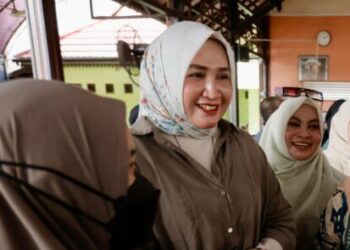Ketua TP PKK Aceh Marlina Muzakir bersama Staf Ahli TP PKK Aceh Mukarramah dan Ketua DWP Aceh Malahayati menggelar silaturahmi dengan warga Aceh yang menetap di Samarinda Kalimantan Timur pada Senin 7 Juli 2025 KETIKKABARcom Ketua TP PKK Aceh Marlina Muzakir bersama Staf Ahli TP PKK Aceh Mukarramah dan Ketua DWP Aceh Malahayati menggelar silaturahmi dengan warga Aceh yang menetap di Samarinda Kalimantan Timur pada Senin 7 Juli 2025