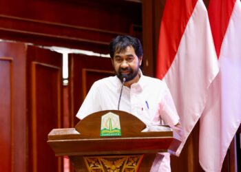 Gubernur Aceh, Muzakir Manaf, memberi sambutan sekaligus membuka Musrembang Rencana Pembangunan Jangka Menengah (RPJM) Aceh tahun 2025-2029, yang dihadiri Menteri Perencanaan Pembangunan Nasional, Profesor Dr. Ir. Rachmat Pambudy M.S., dan Sekjen Kemendagri, Komjen pol. Drs Tomsi Tohir, MSi, sebagai narasumber acara yang berlangsung di Anjong Mon Mata, Banda Aceh, Rabu, 9/7/2025
