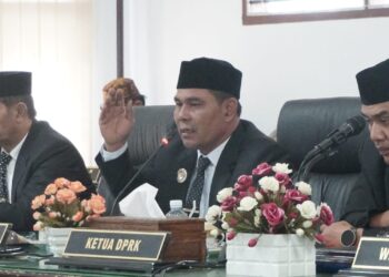 Bupati Aceh Besar H Muharram Idris dan Wakil Bupati Drs Syukri A Jalil hadir mengikuti Rapat Paripurna Ke-5 DPRK Aceh Besar di Kota Jantho, Rabu (16/07/2025) FOTO/MC ACEH BESAR